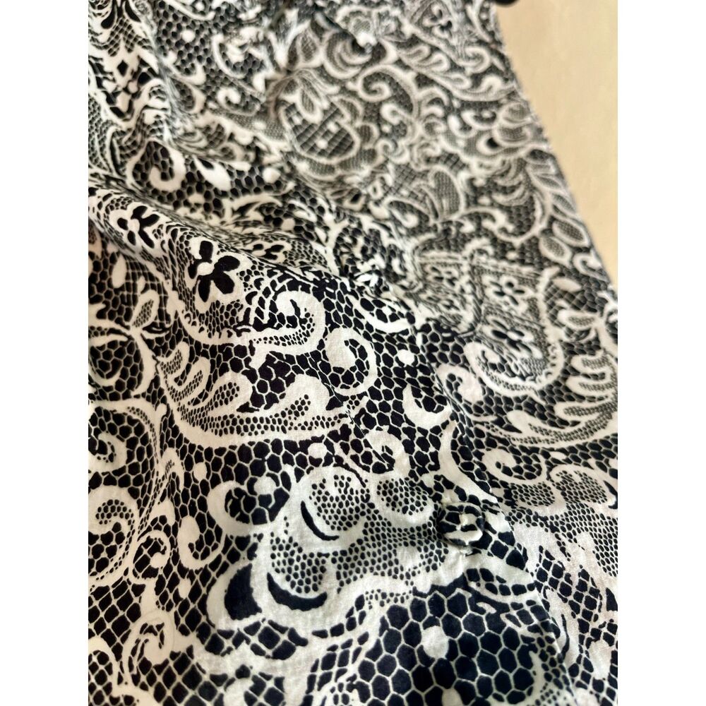 Talbots black and white paisley sleeveless shirt Size 14p - Picture 4 of 4